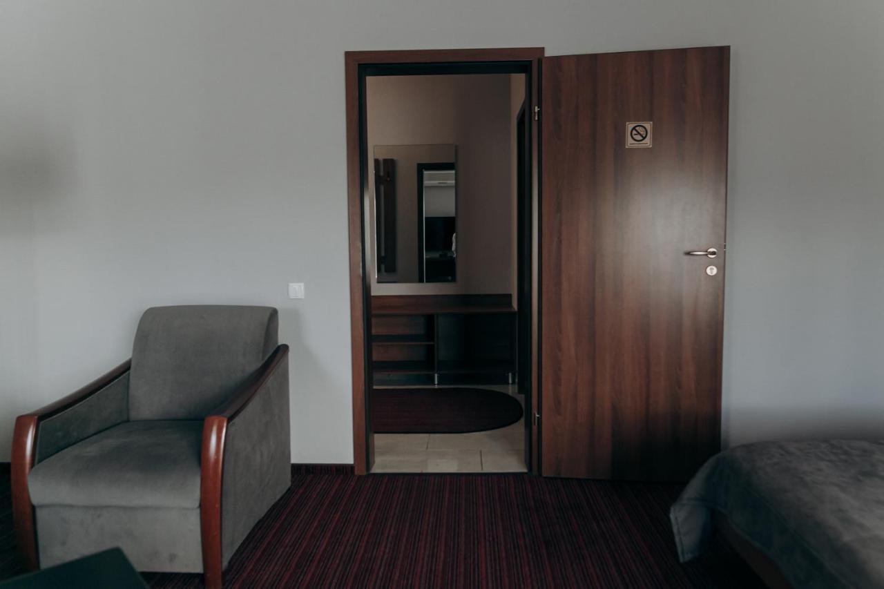 Hotel 4X4 Rivne Dış mekan fotoğraf