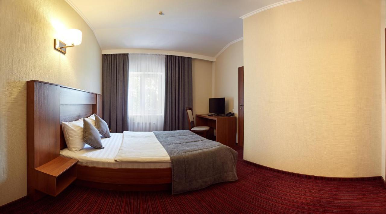 Hotel 4X4 Rivne Dış mekan fotoğraf
